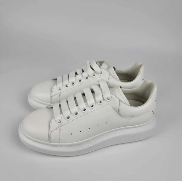 Alexander McQueen Men's White Trainers - Picture 3 of 14